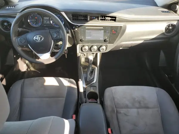 5YFBURHEXJP846595 2018 TOYOTA COROLLA - Image 8