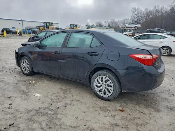 5YFBURHEXJP846760 2018 TOYOTA COROLLA - Image 2