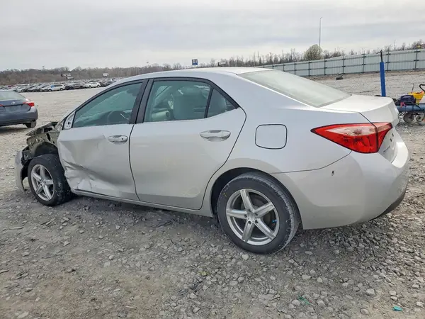 5YFBURHEXJP847746 2018 TOYOTA COROLLA - Image 2