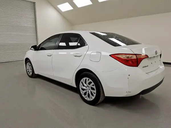 5YFBURHEXJP847939 2018 TOYOTA COROLLA - Image 2
