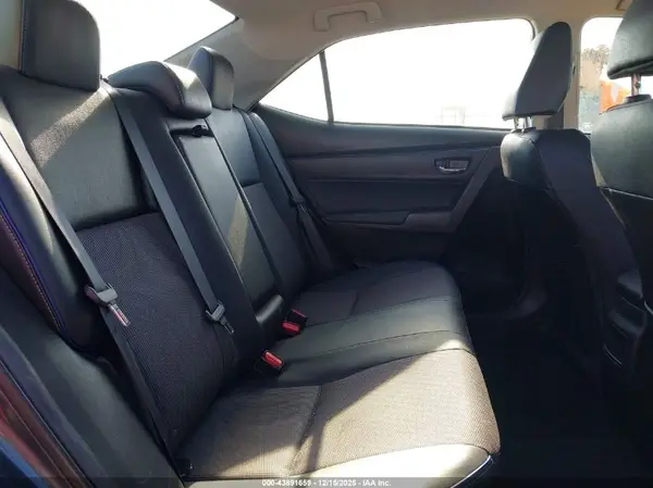 5YFBURHEXJP848413 2018 TOYOTA COROLLA - Image 8