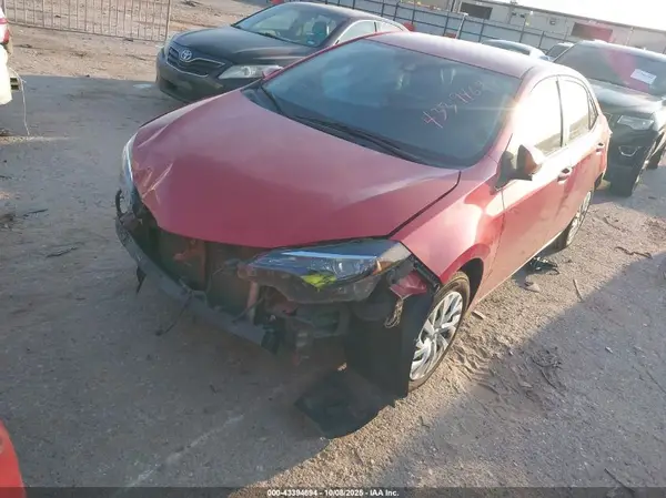5YFBURHEXJP849190 2018 TOYOTA COROLLA - Image 2