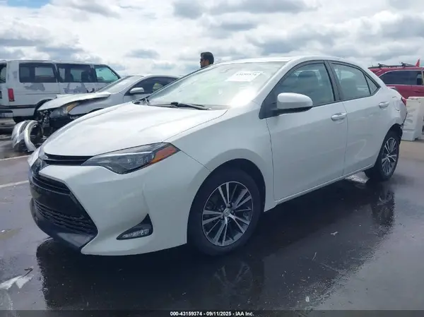 5YFBURHEXJP849464 2018 TOYOTA COROLLA - Image 2
