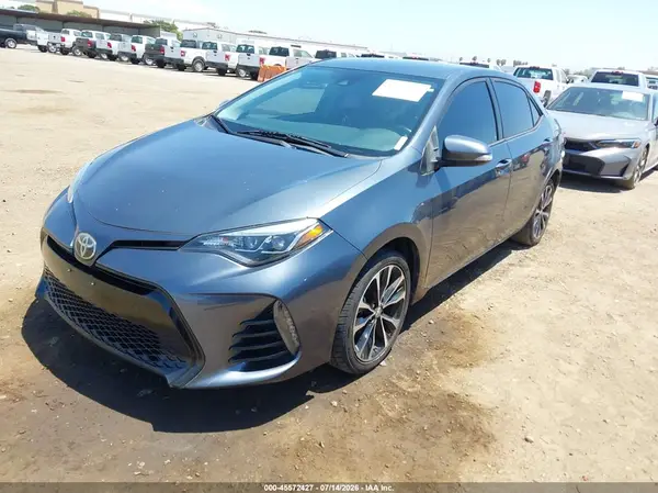 5YFBURHEXJP849724 2018 TOYOTA COROLLA - Image 2