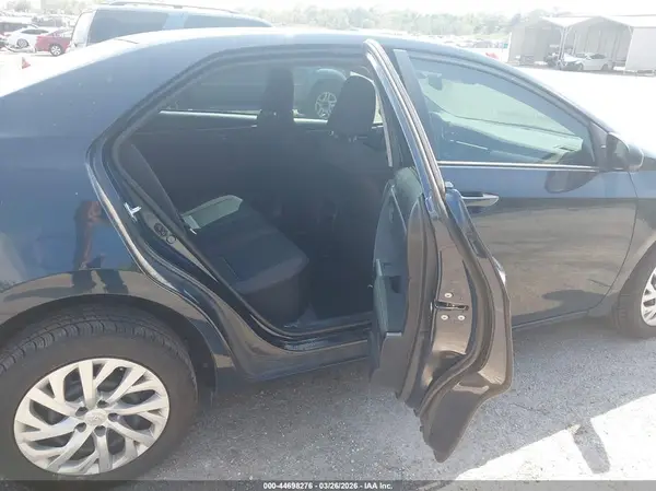 5YFBURHEXJP849982 2018 TOYOTA COROLLA - Image 8