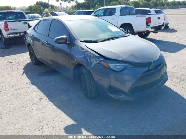 5YFBURHEXJP852509 2018 TOYOTA COROLLA - Image 1
