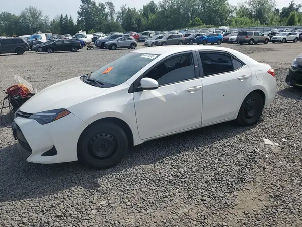 5YFBURHEXJP853045 2018 TOYOTA COROLLA - Image 1