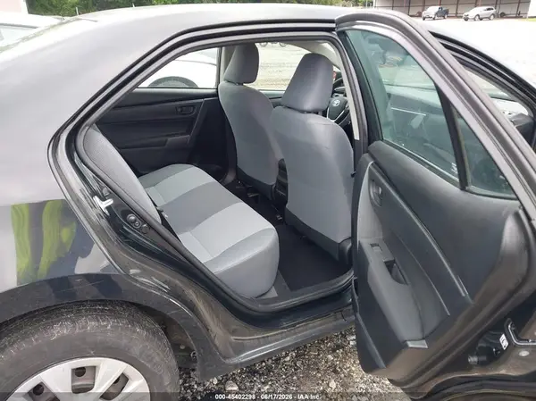 5YFBURHEXJP853062 2018 TOYOTA COROLLA - Image 8