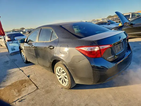5YFBURHEXJP853336 2018 TOYOTA COROLLA - Image 2