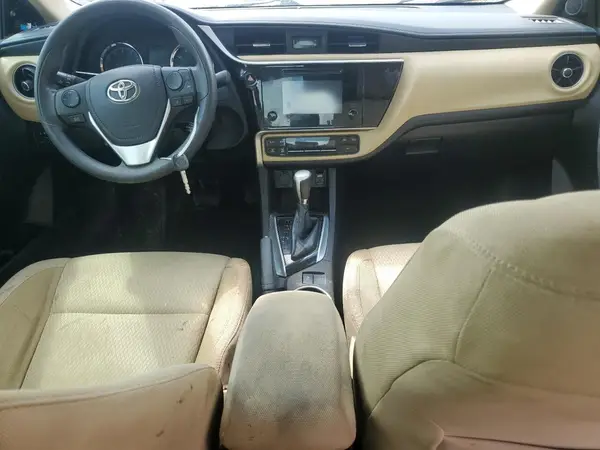 5YFBURHEXJP853613 2018 TOYOTA COROLLA - Image 8