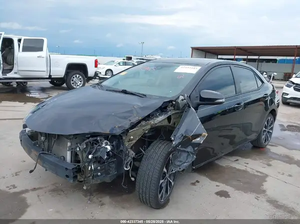 5YFBURHEXJP854406 2018 TOYOTA COROLLA - Image 2