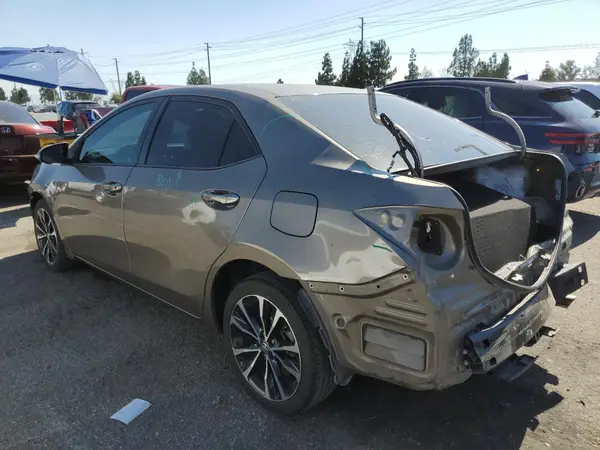 5YFBURHEXJP854504 2018 TOYOTA COROLLA - Image 2