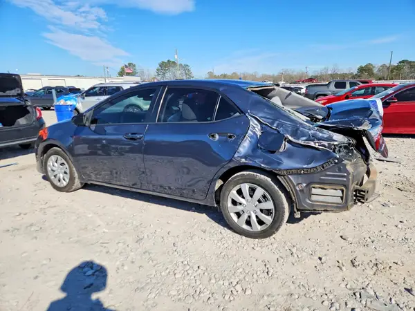 5YFBURHEXJP855412 2018 TOYOTA COROLLA - Image 2