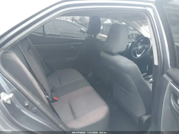5YFBURHEXJP855457 2018 TOYOTA COROLLA - Image 8