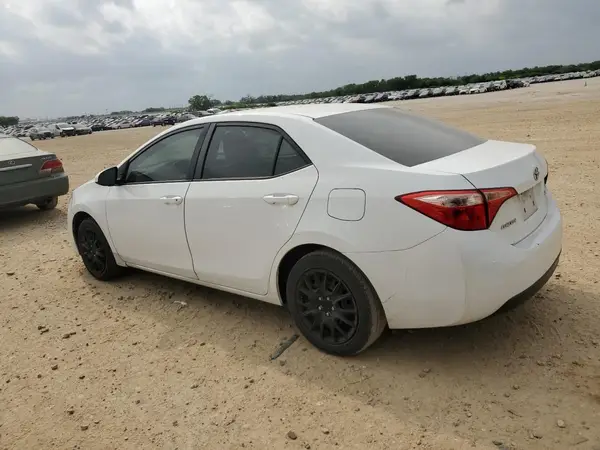 5YFBURHEXKP860594 2019 TOYOTA COROLLA - Image 2