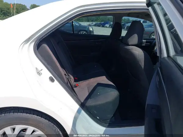 5YFBURHEXKP860868 2019 TOYOTA COROLLA - Image 8