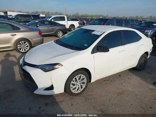 5YFBURHEXKP877203 2019 TOYOTA COROLLA - Image 2