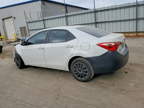 5YFBURHEXKP882238 2019 TOYOTA COROLLA - Image 2