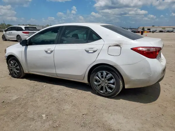 5YFBURHEXKP883681 2019 TOYOTA COROLLA - Image 2