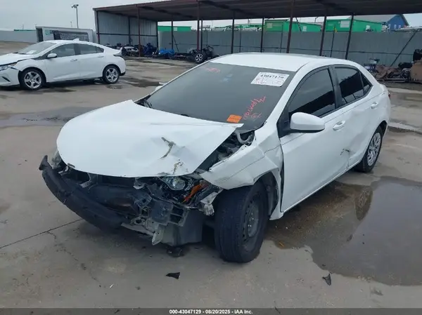 5YFBURHEXKP889898 2019 TOYOTA COROLLA - Image 2