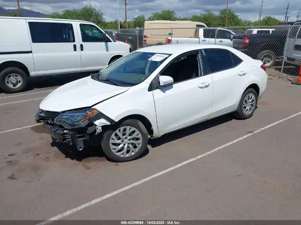 5YFBURHEXKP901502 2019 TOYOTA COROLLA - Image 2