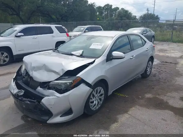 5YFBURHEXKP921202 2019 TOYOTA COROLLA - Image 2