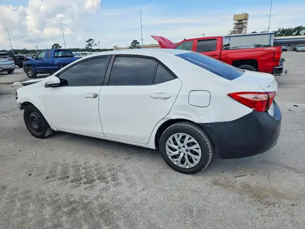 5YFBURHEXKP927002 2019 TOYOTA COROLLA - Image 2