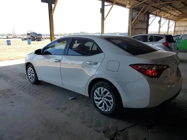 5YFBURHEXKP933995 2019 TOYOTA COROLLA - Image 2