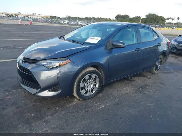 5YFBURHEXKP941899 2019 TOYOTA COROLLA - Image 2