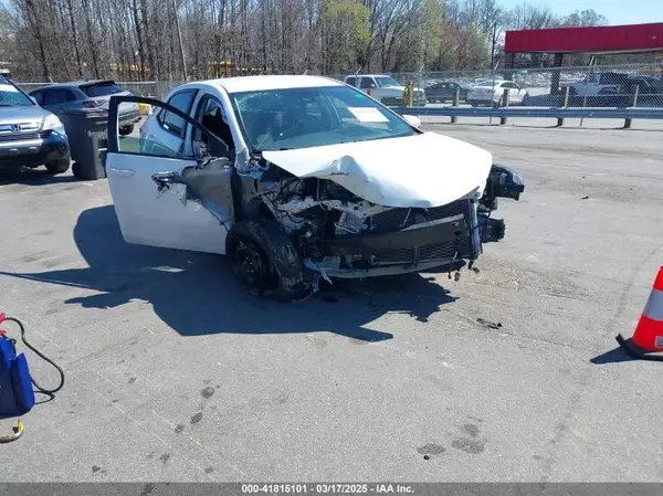 5YFBURHEXKP942874 2019 TOYOTA COROLLA - Image 1