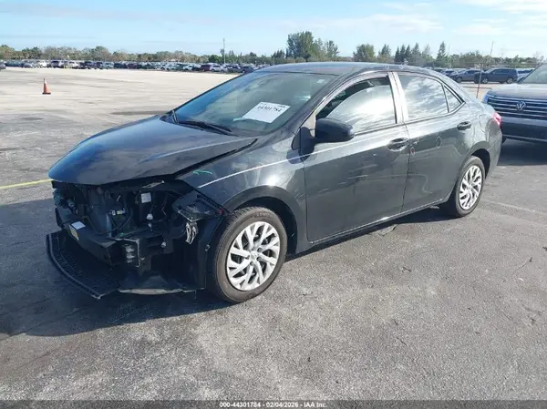 5YFBURHEXKP942972 2019 TOYOTA COROLLA - Image 2