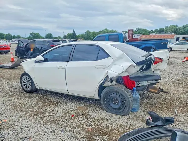 5YFBURHEXKP943703 2019 TOYOTA COROLLA - Image 2
