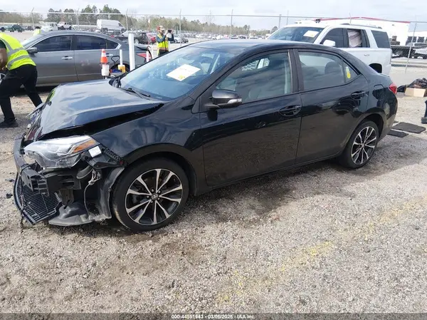 5YFBURHEXKP943989 2019 TOYOTA COROLLA - Image 2