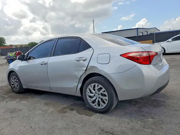 5YFBURHEXKP949677 2019 TOYOTA COROLLA - Image 2