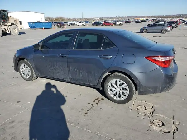 5YFBURHEXKP949761 2019 TOYOTA COROLLA - Image 2