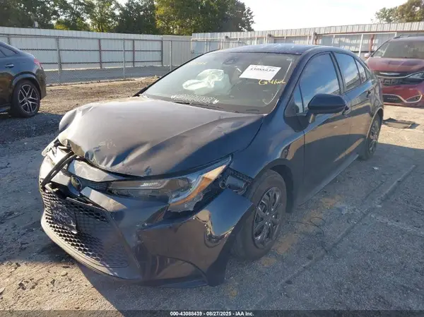 5YFDPMAE1MP228843 2021 TOYOTA COROLLA - Image 2