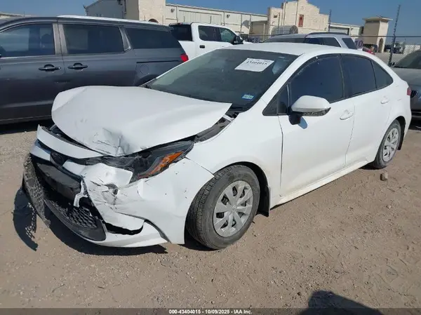 5YFDPMAE4NP346869 2022 TOYOTA COROLLA - Image 2