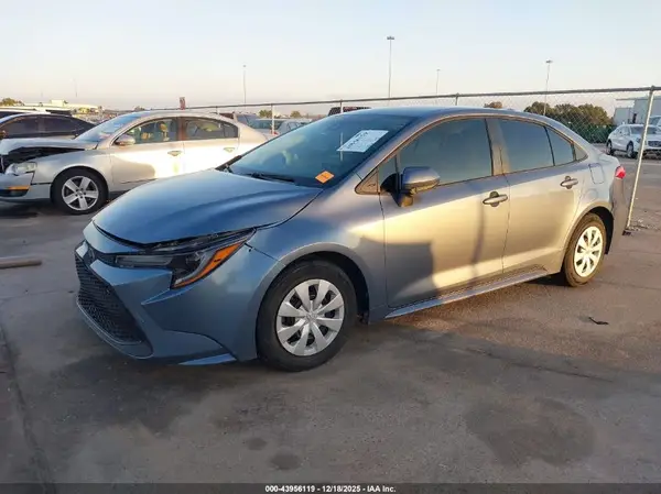 5YFDPMAE5MP163897 2021 TOYOTA COROLLA - Image 2