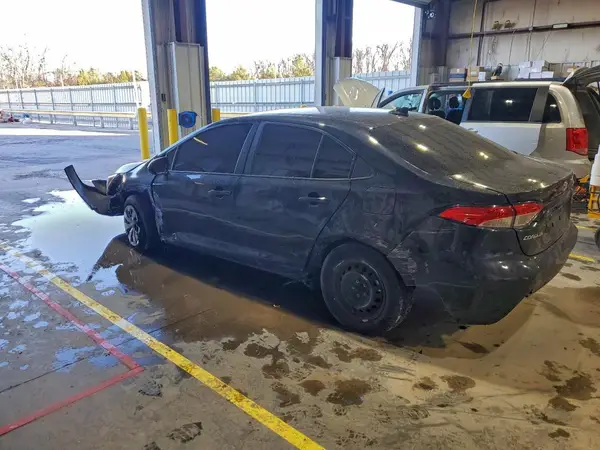 5YFDPMAE7MP226904 2021 TOYOTA COROLLA - Image 2