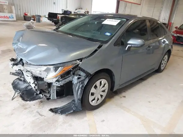 5YFDPMAE7NP277823 2022 TOYOTA COROLLA - Image 2
