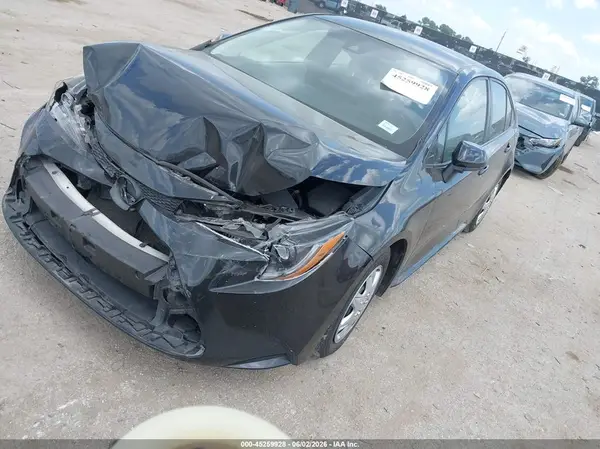 5YFDPMAE7NP386640 2022 TOYOTA COROLLA - Image 2