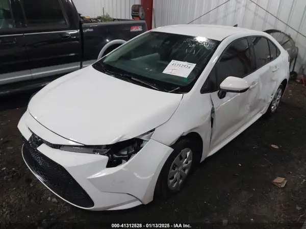 5YFDPMAEXNP327551 2022 TOYOTA COROLLA - Image 2