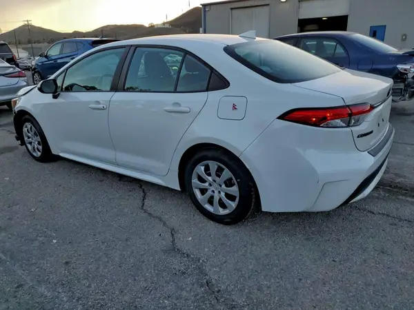 5YFEPMAE0MP147417 2021 TOYOTA COROLLA - Image 2