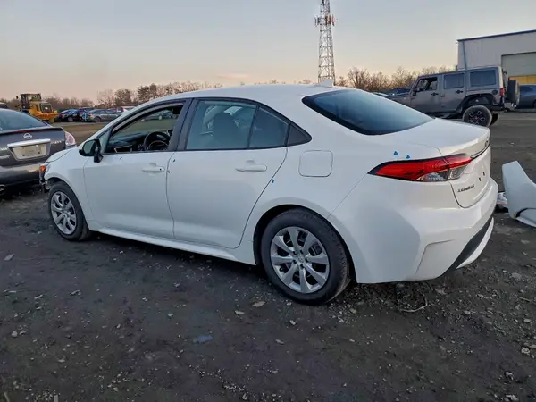 5YFEPMAE0MP167943 2021 TOYOTA COROLLA - Image 2