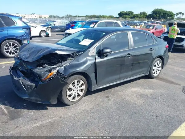 5YFEPMAE0MP169000 2021 TOYOTA COROLLA - Image 2