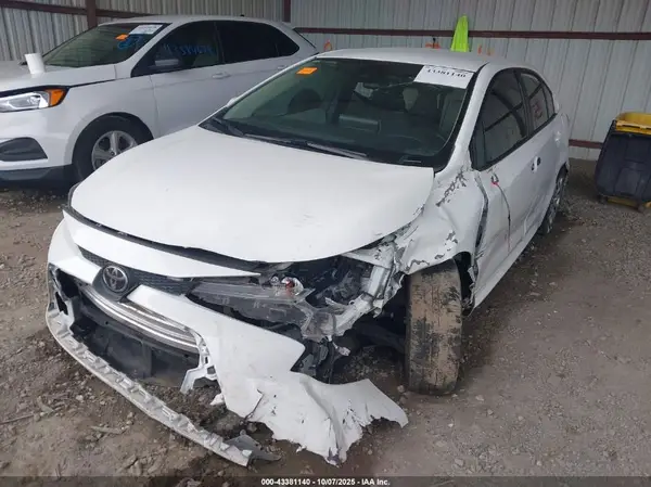 5YFEPMAE0MP182037 2021 TOYOTA COROLLA - Image 2