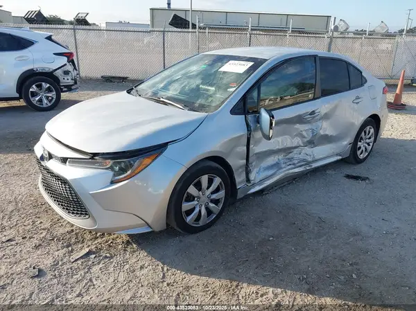 5YFEPMAE0MP185603 2021 TOYOTA COROLLA - Image 2