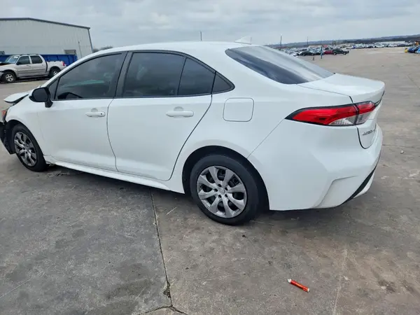 5YFEPMAE0MP205395 2021 TOYOTA COROLLA - Image 2