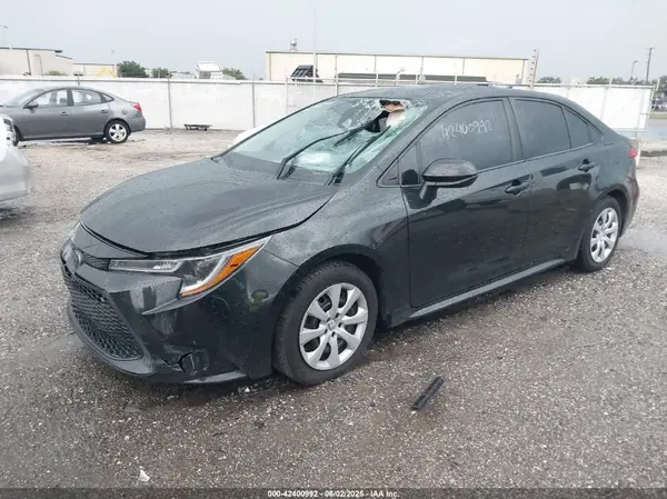 5YFEPMAE0MP207342 2021 TOYOTA COROLLA - Image 2