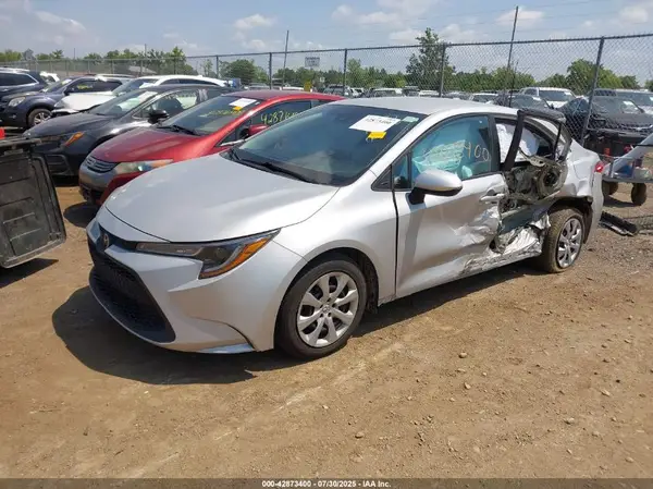5YFEPMAE0MP216915 2021 TOYOTA COROLLA - Image 2